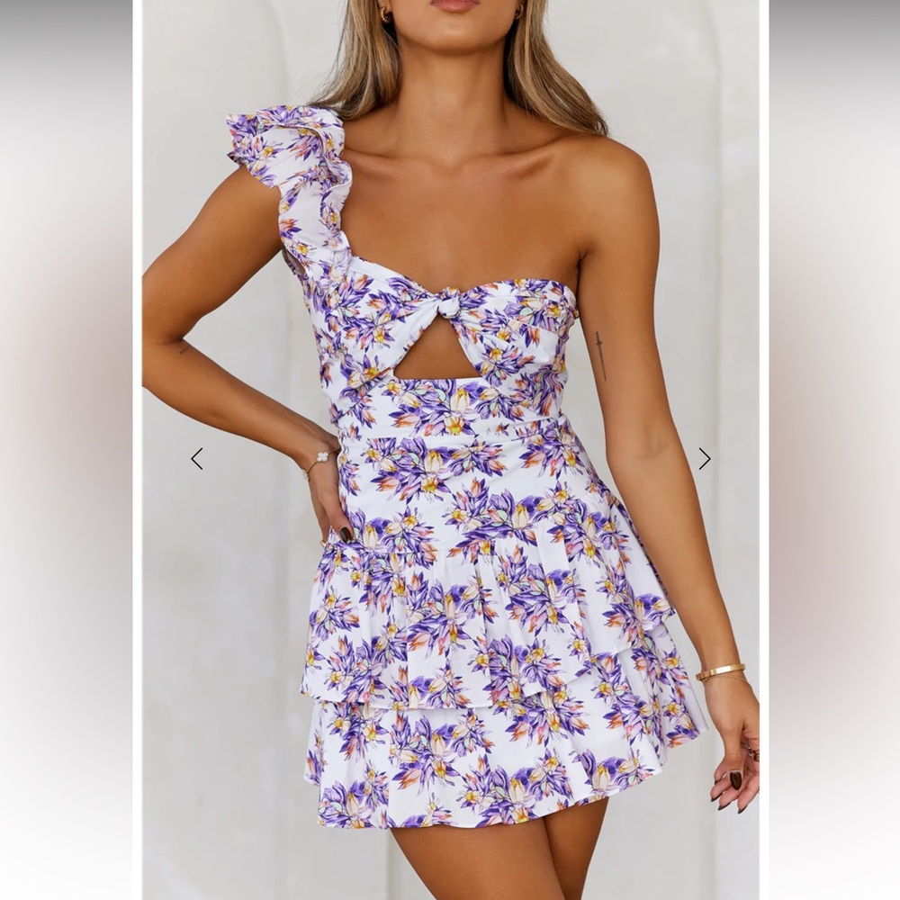 Hello Molly Ruffled Out Dress Size 8 Medium